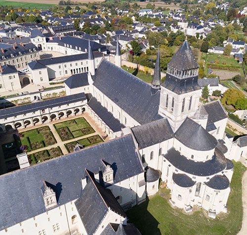 Vue du ciel de l'Abbaye de Fontevraud